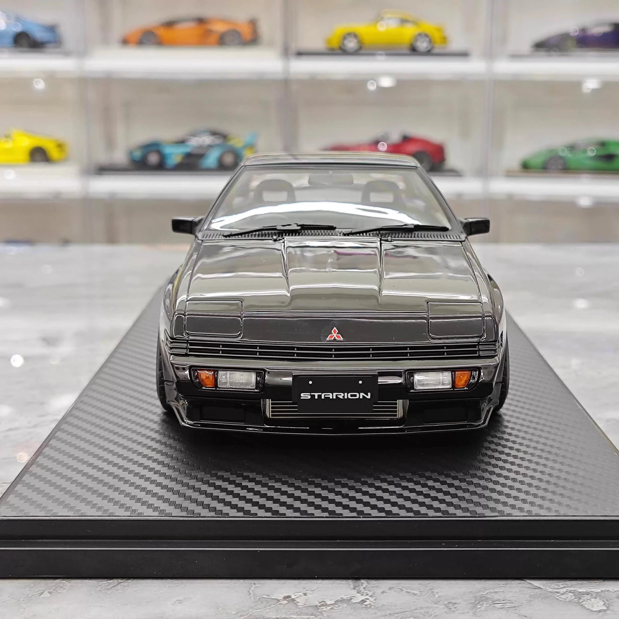 Ignition Mitsubishi 1983 Starion 2600 GSR-VR Black 1:18 – Verzamelbare resin modelresin resin