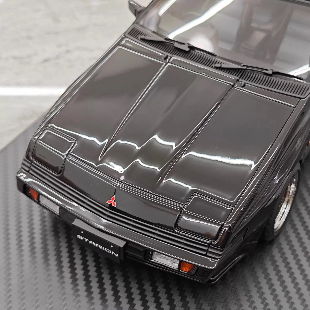 Ignition Mitsubishi 1983 Starion 2600 GSR-VR Black 1:18 – Verzamelbare resin modelresin resin