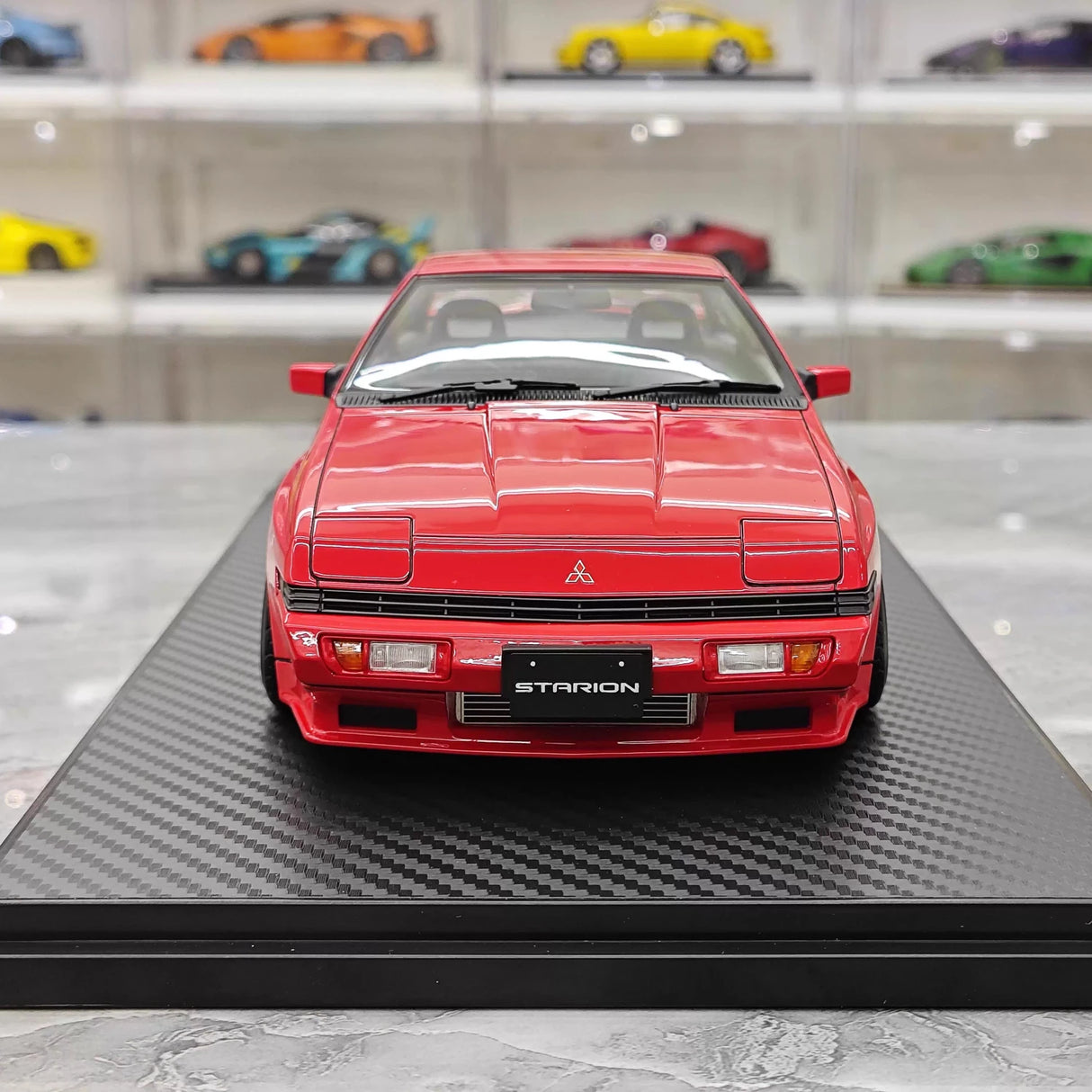 Ignition Mitsubishi 1983 Starion 2600 GSR-VR Red 1:18 – Verzamelbare resin modelresin resin
