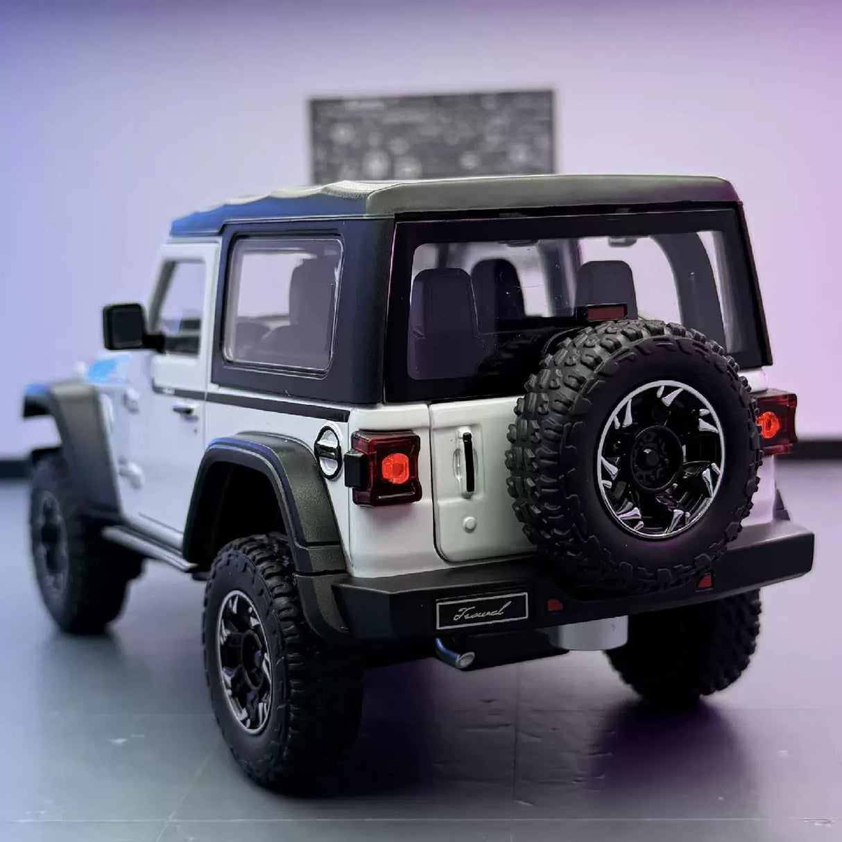 Jeep 2018 Wrangler Rubicon wit 1:24 – diecast displaymodel