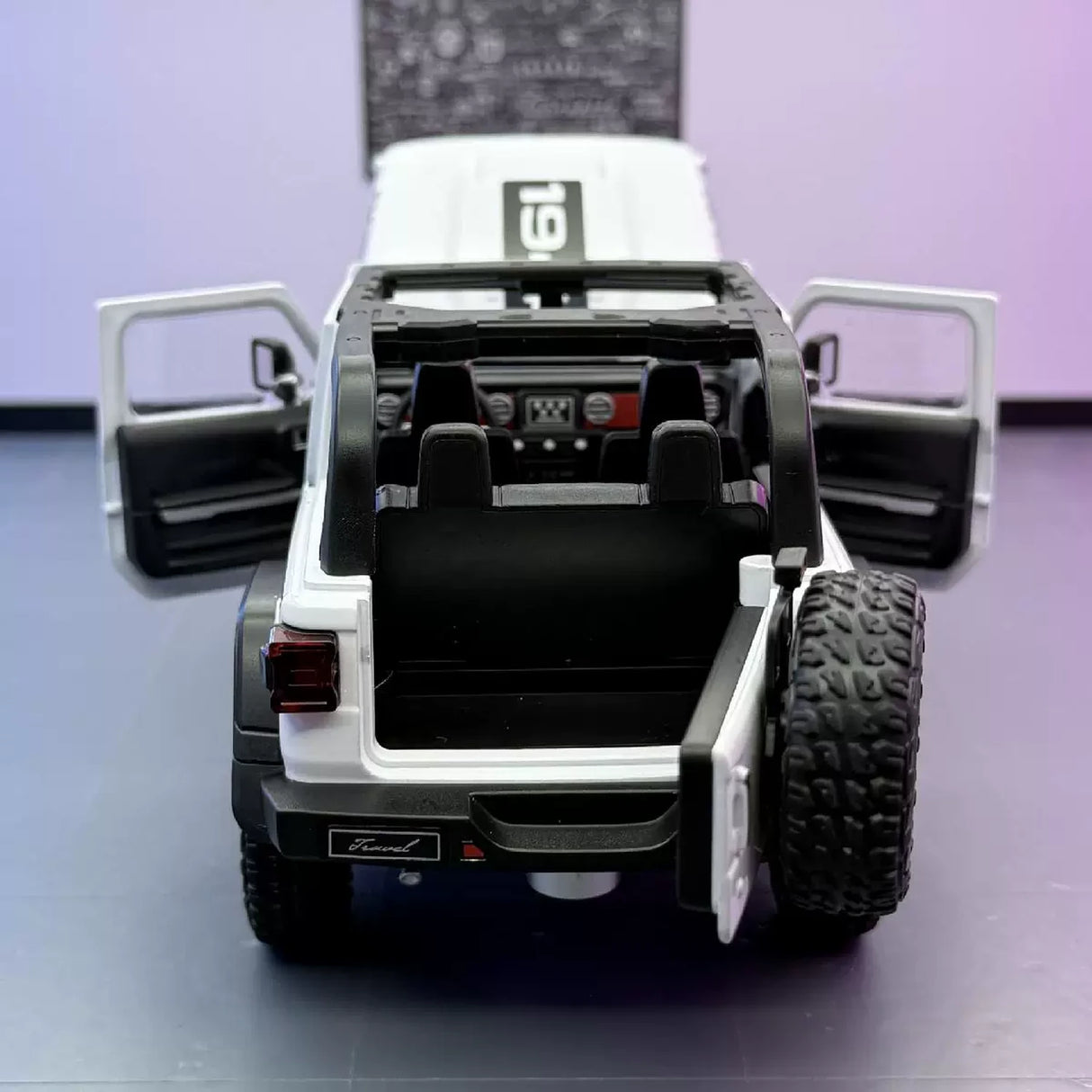 Jeep 2018 Wrangler Rubicon wit 1:24 – diecast displaymodel