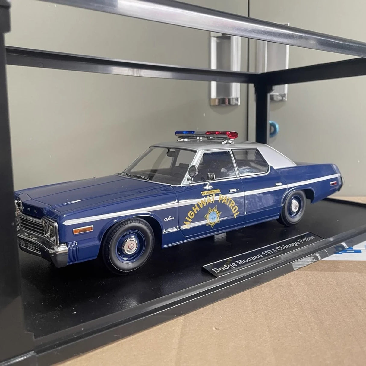 KK Skala Dodge 1974 Monaco Nevada Highway Patrol 1:18 – Kolekcjonerskie modele odlewane z odlewu