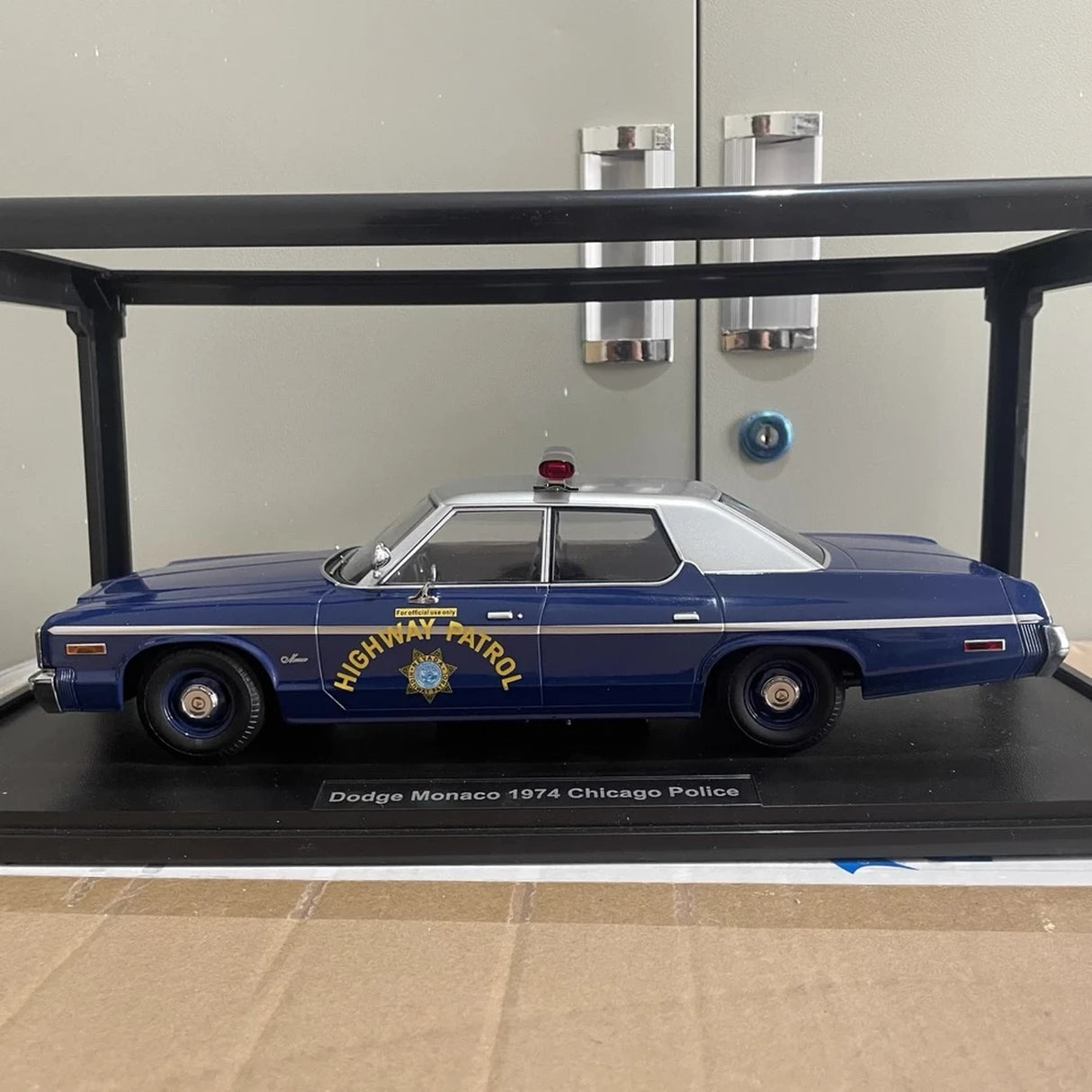 KK Skala Dodge 1974 Monaco Nevada Highway Patrol 1:18 – Kolekcjonerskie modele odlewane z odlewu