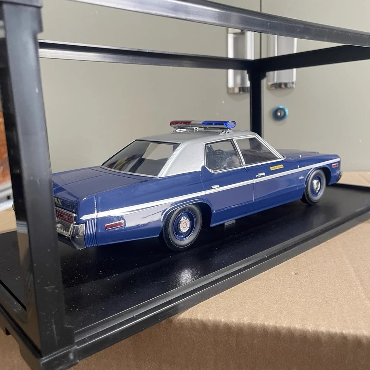KK Skala Dodge 1974 Monaco Nevada Highway Patrol 1:18 – Kolekcjonerskie modele odlewane z odlewu