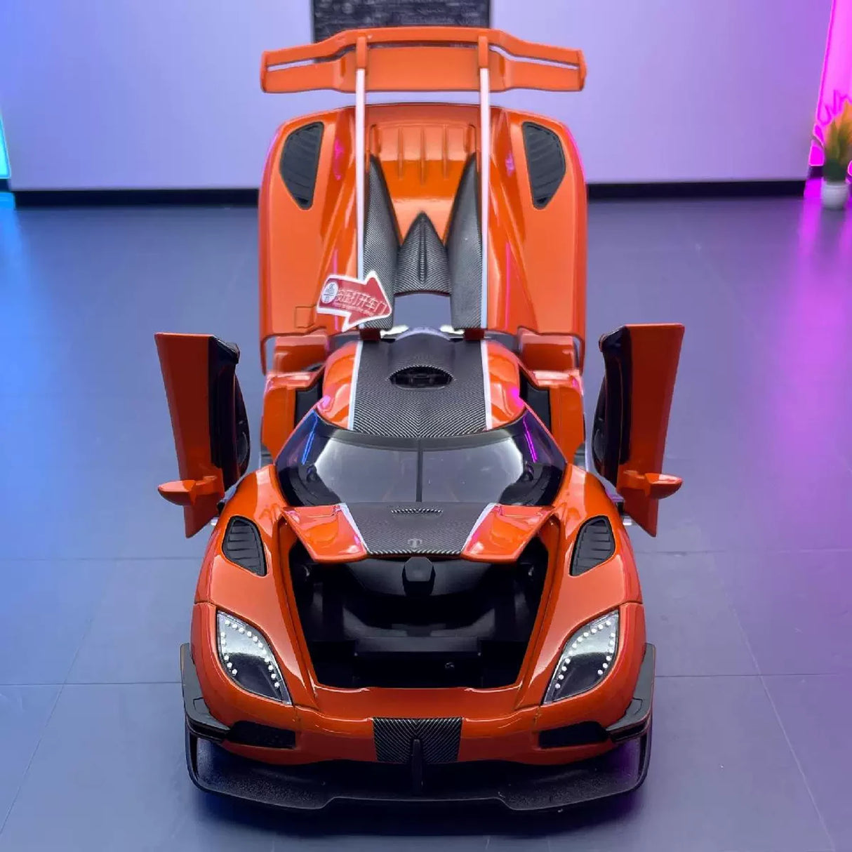 Koenigsegg 2014 One1 oranje 1:24 – diecast displaymodel