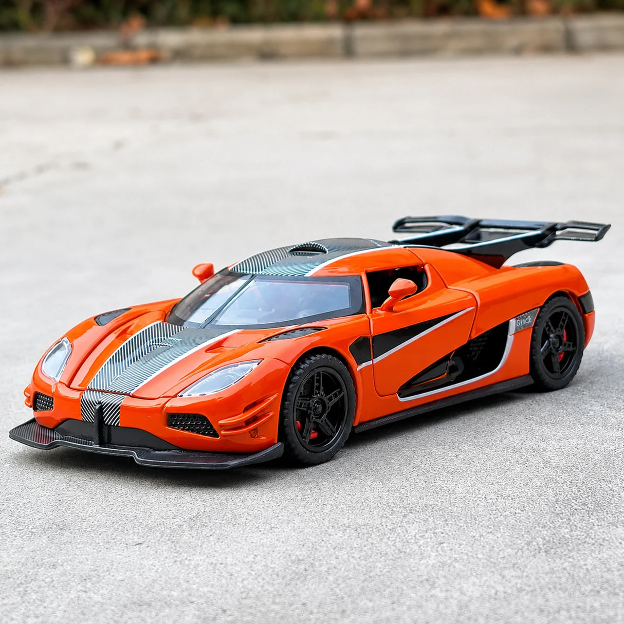 Koenigsegg 2014 One1 Orange 1:32 – Gjuten displaymodell gjutet