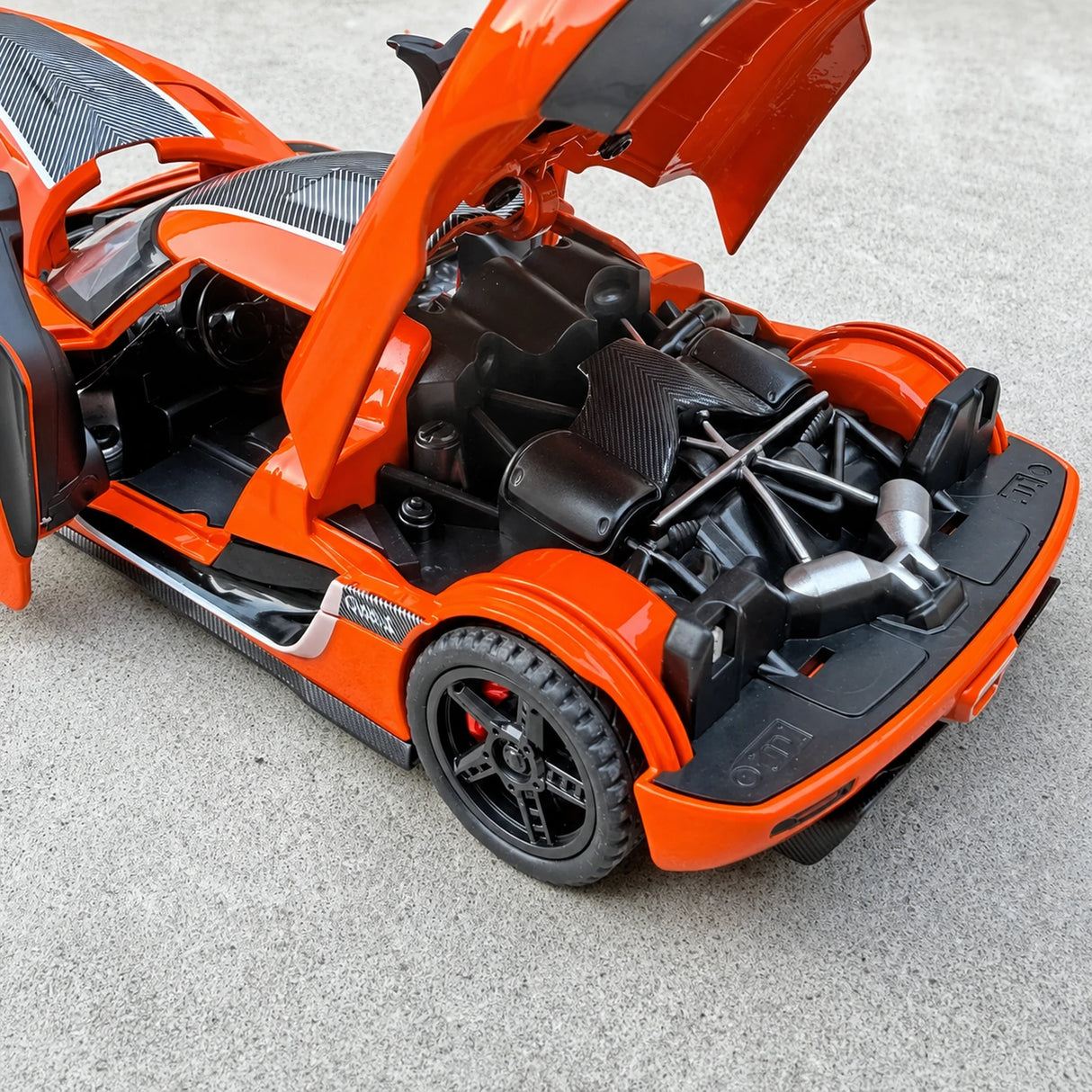 Koenigsegg 2014 One1 Orange 1:32 – Gjuten displaymodell gjutet
