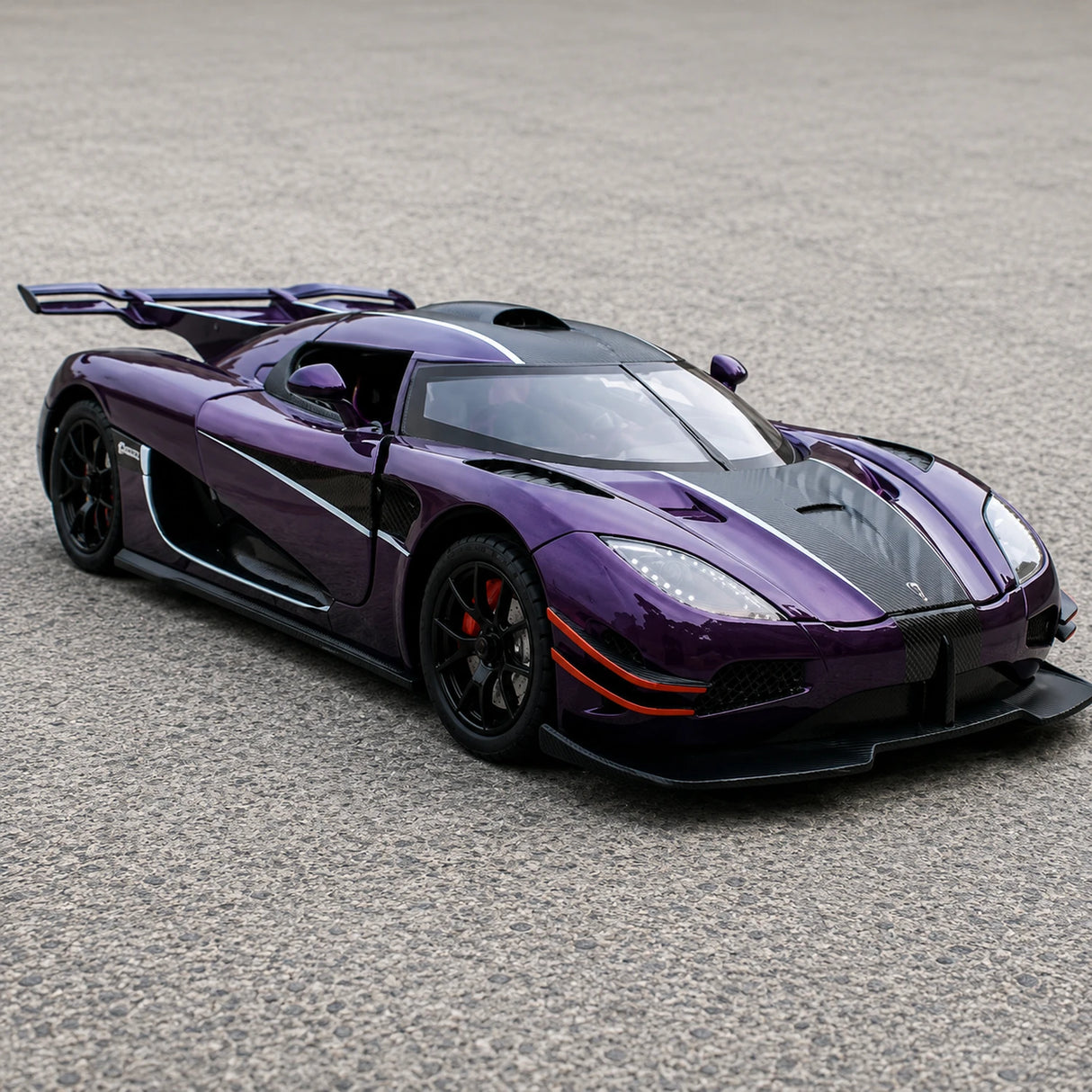 Koenigsegg 2014 One1 paars 1:24 – diecast displaymodel