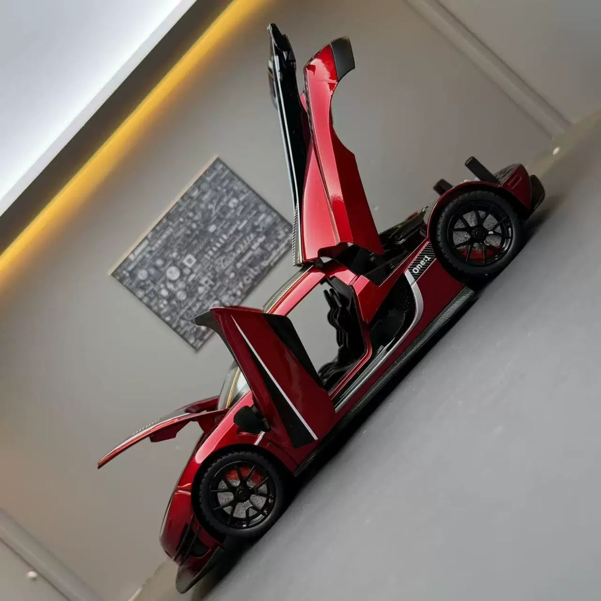 Koenigsegg 2014 One1 rood 1:24 – diecast displaymodel