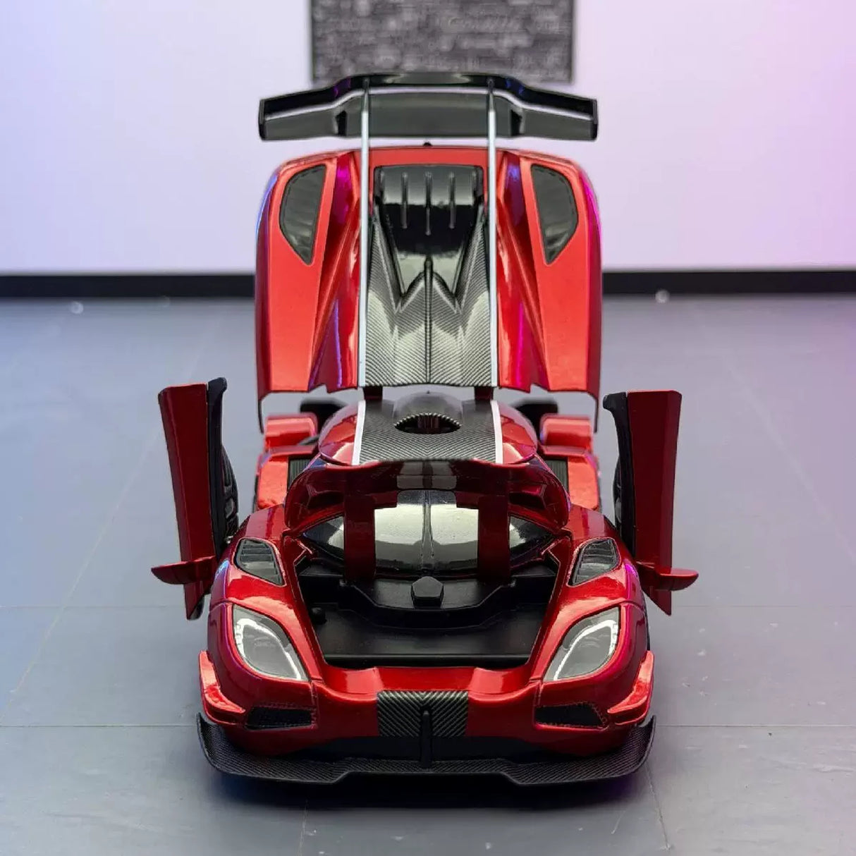 Koenigsegg 2014 One1 röd 1:32 – pressgjuten visningsmodell