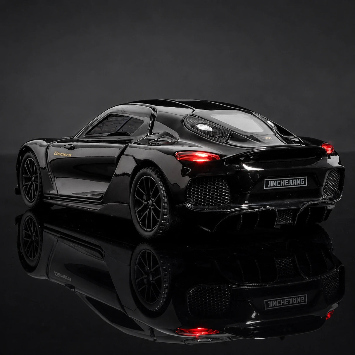 Koenigsegg 2020 Gemera svart 1:32 – pressgjuten visningsmodell