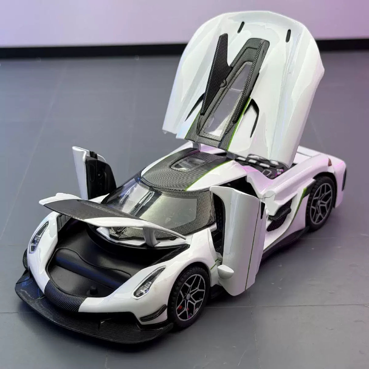Koenigsegg 2020 Jesko Absolut vit 1:32 – pressgjuten visningsmodell
