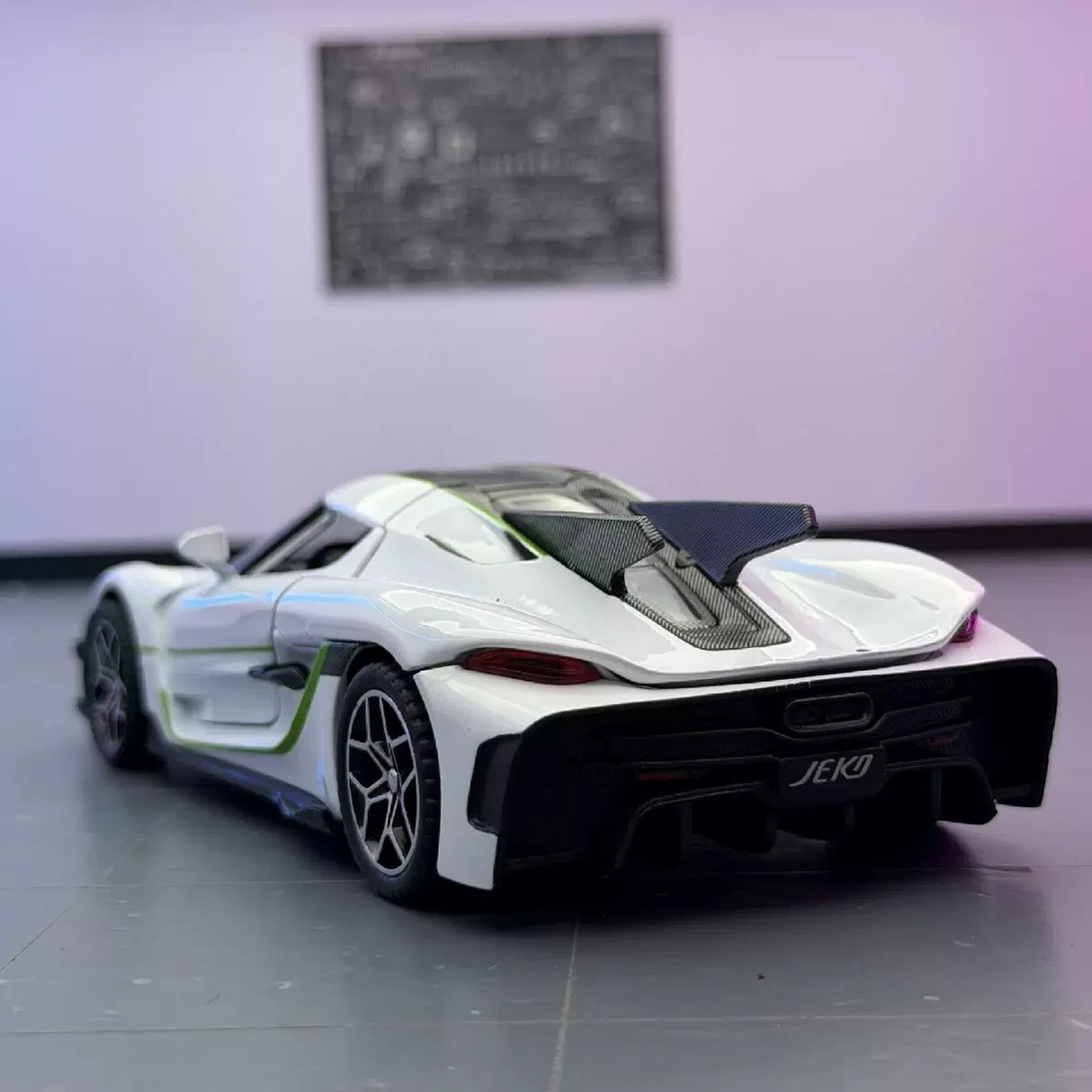 Koenigsegg 2020 Jesko Absolut vit 1:32 – pressgjuten visningsmodell