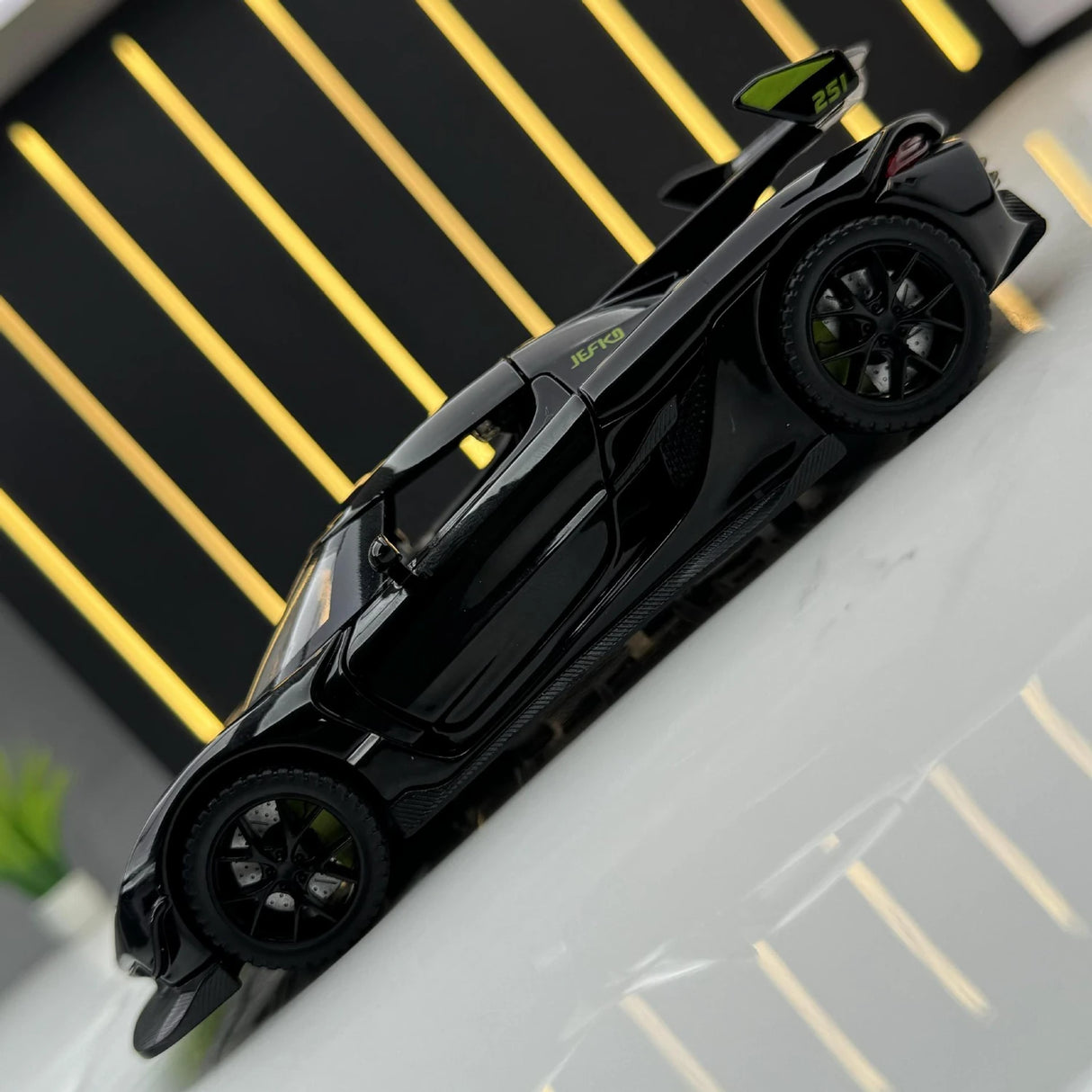 Koenigsegg 2021 Jesko Attack svart 1:32 – pressgjuten visningsmodell