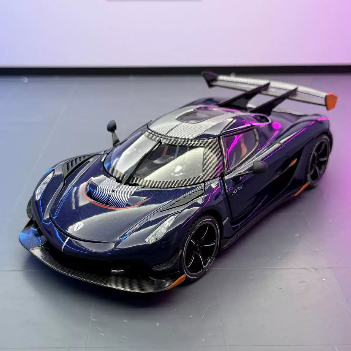 Koenigsegg 2021 Jesko Attack blauw 1:24 – diecast displaymodel