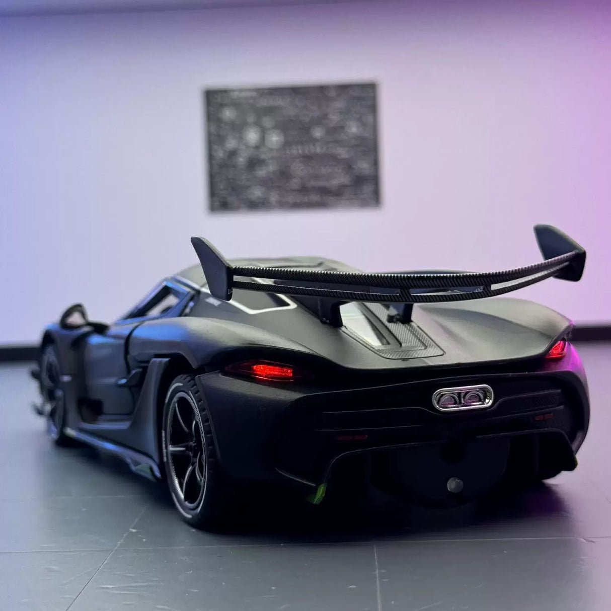 Koenigsegg 2021 Jesko Attack Matte zwart 1:24 – diecast displaymodel