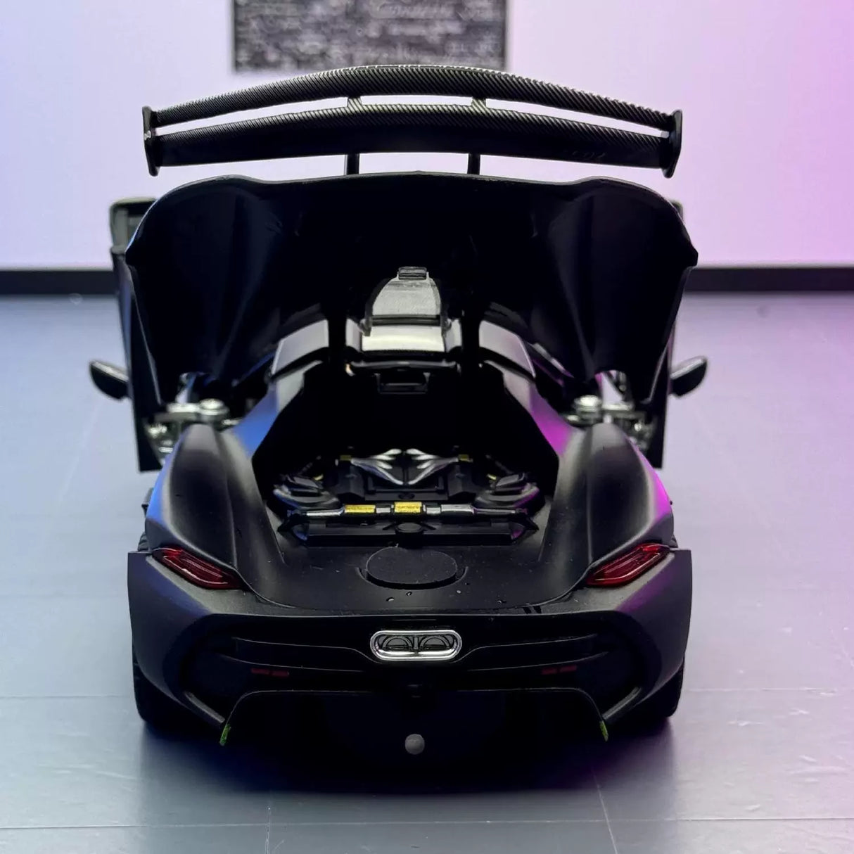 Koenigsegg 2021 Jesko Attack Matte zwart 1:24 – diecast displaymodel