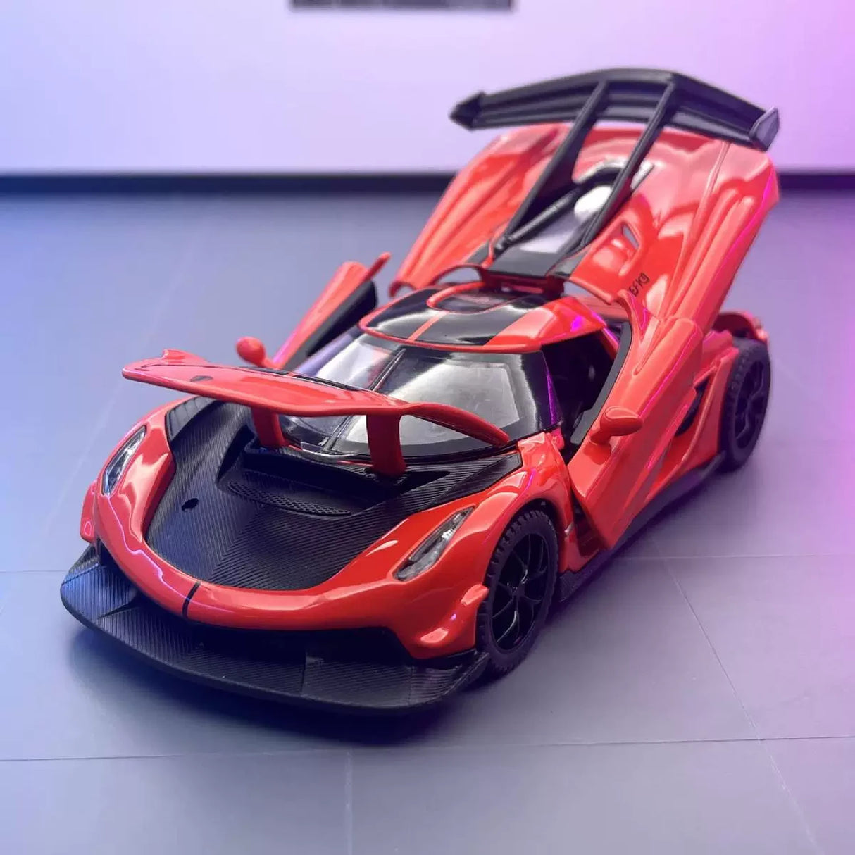 Koenigsegg 2021 Jesko Attack orange 1:32 – pressgjuten visningsmodell