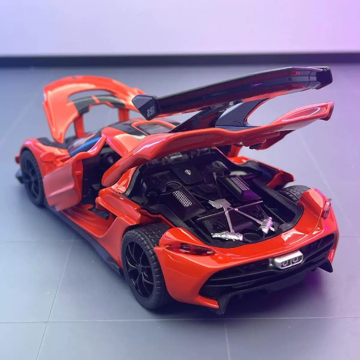 Koenigsegg 2021 Jesko Attack orange 1:32 – pressgjuten visningsmodell