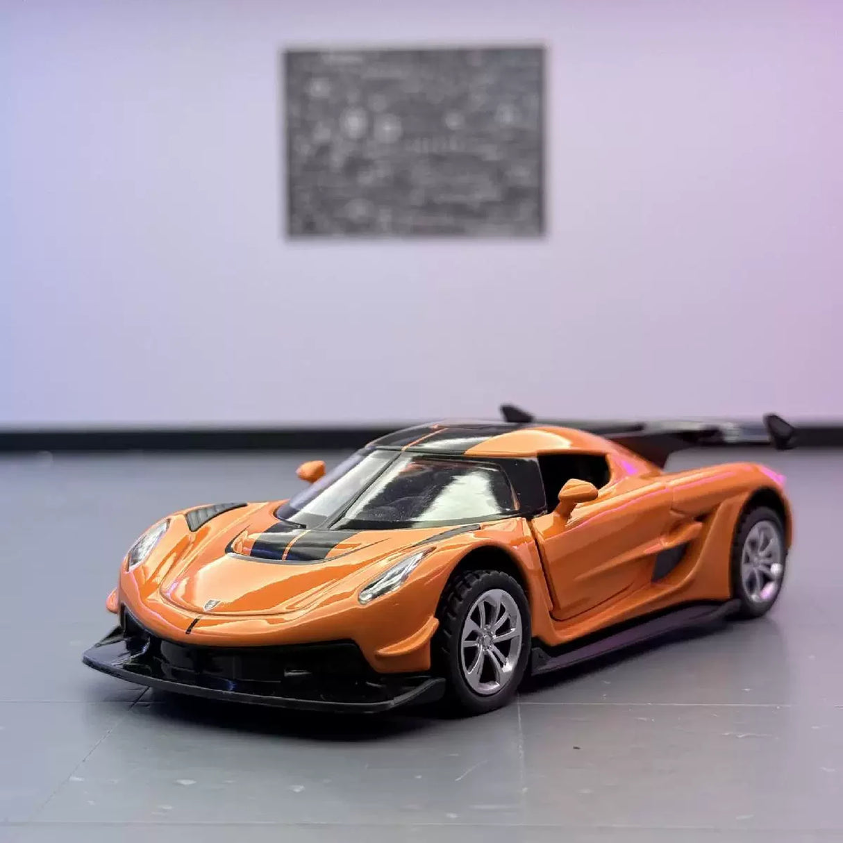 Koenigsegg 2021 Jesko Attack gul 1:32 – pressgjuten visningsmodell