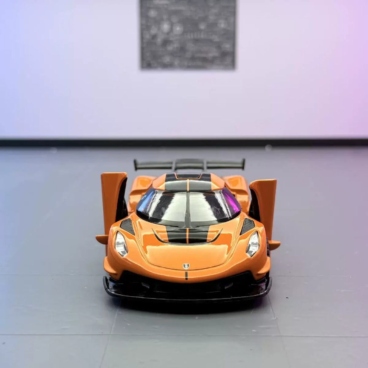 Koenigsegg 2021 Jesko Attack gul 1:32 – pressgjuten visningsmodell