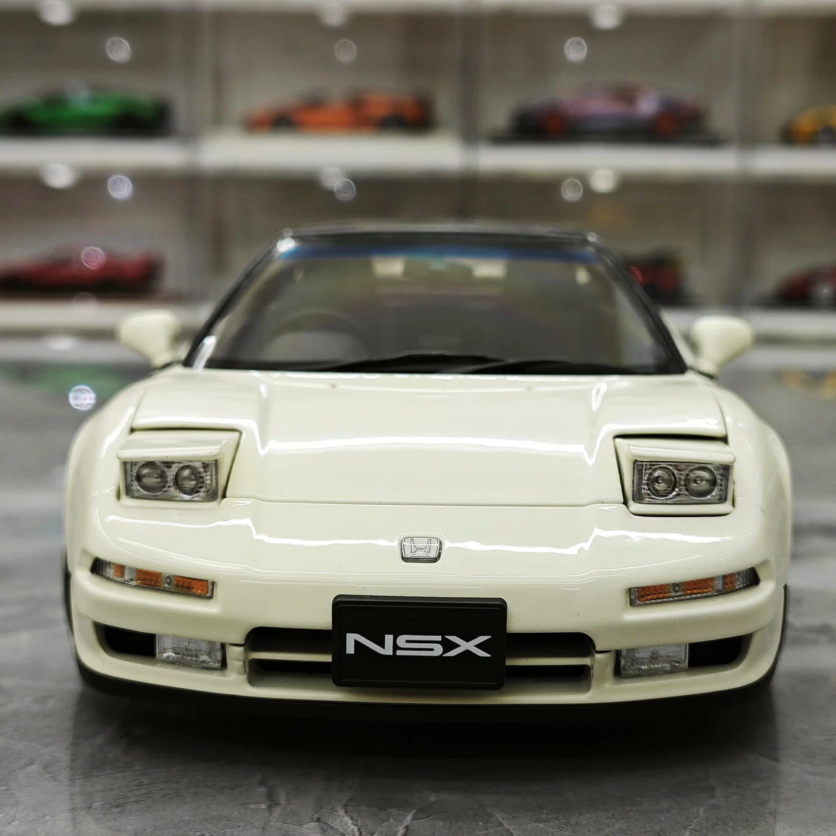 LCD Honda 1990 NSX NA1 White 1:18 – samlarobjekt i gjutet modell av gjutna metall
