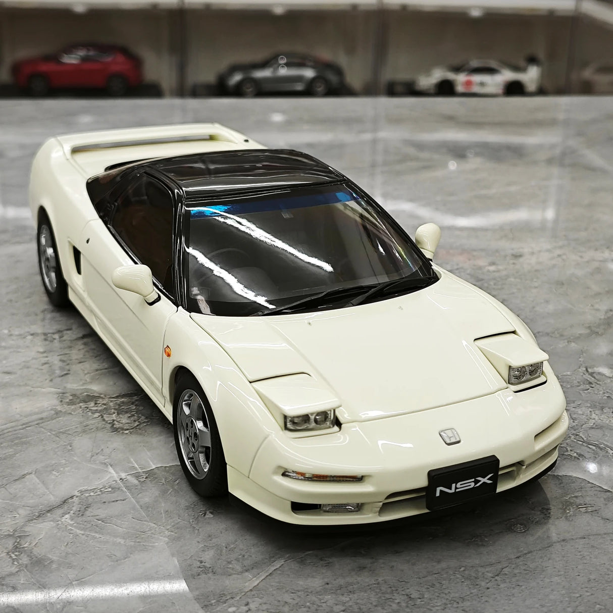 LCD Honda 1990 NSX NA1 White 1:18 – samlarobjekt i gjutet modell av gjutna metall