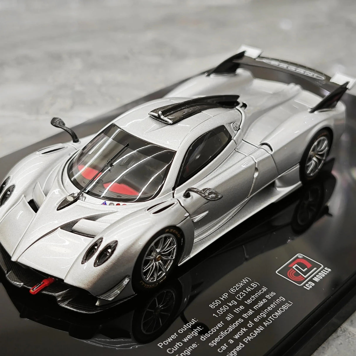 LCD Pagani 2021 Huayra R Silver 1:43 – Keräilyesine valuvalumalli
