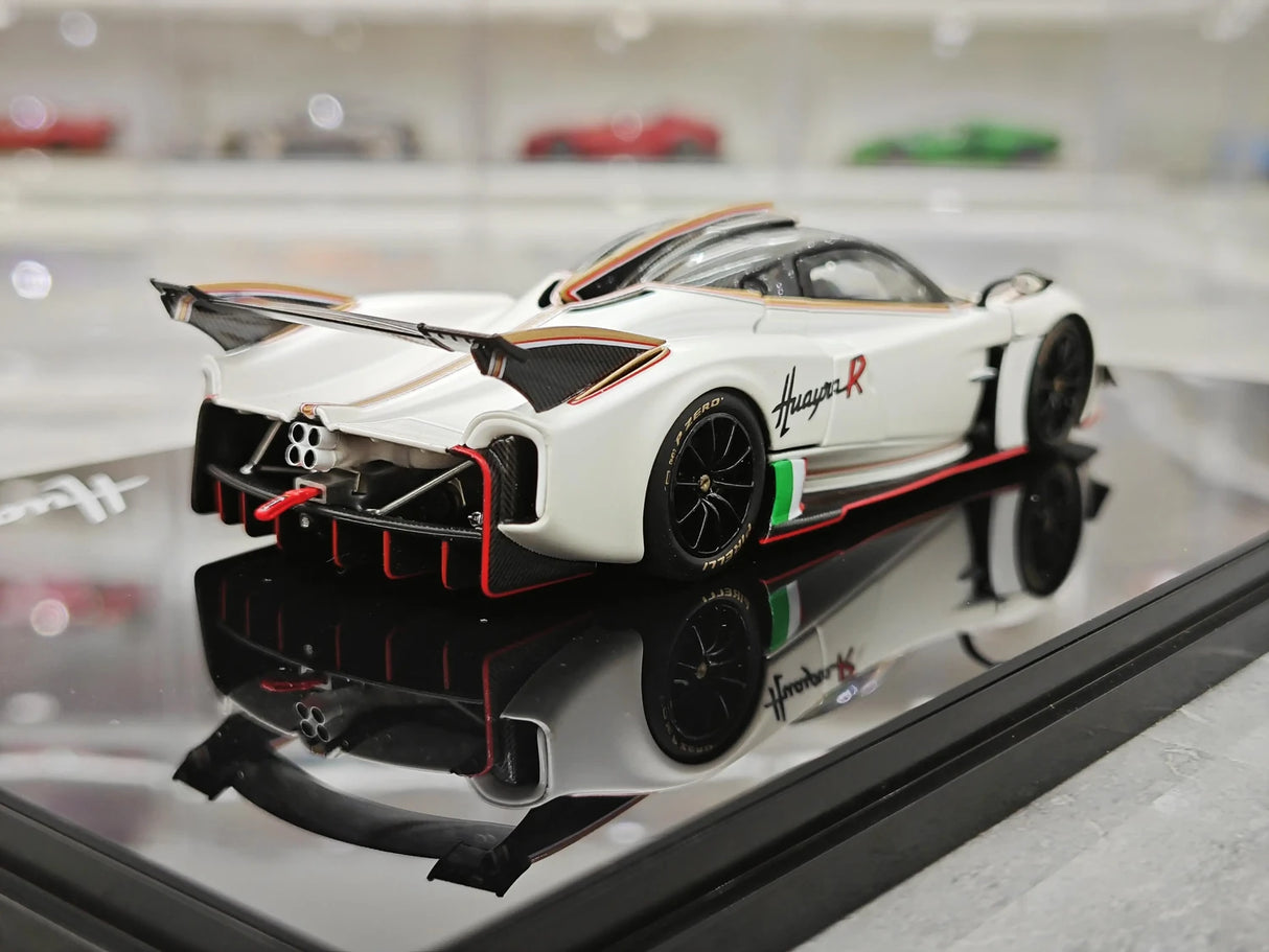 LCD Pagani 2021 Huayra R White 1:43 – コレクターズル・ダイキャストモデル ダイキャスト