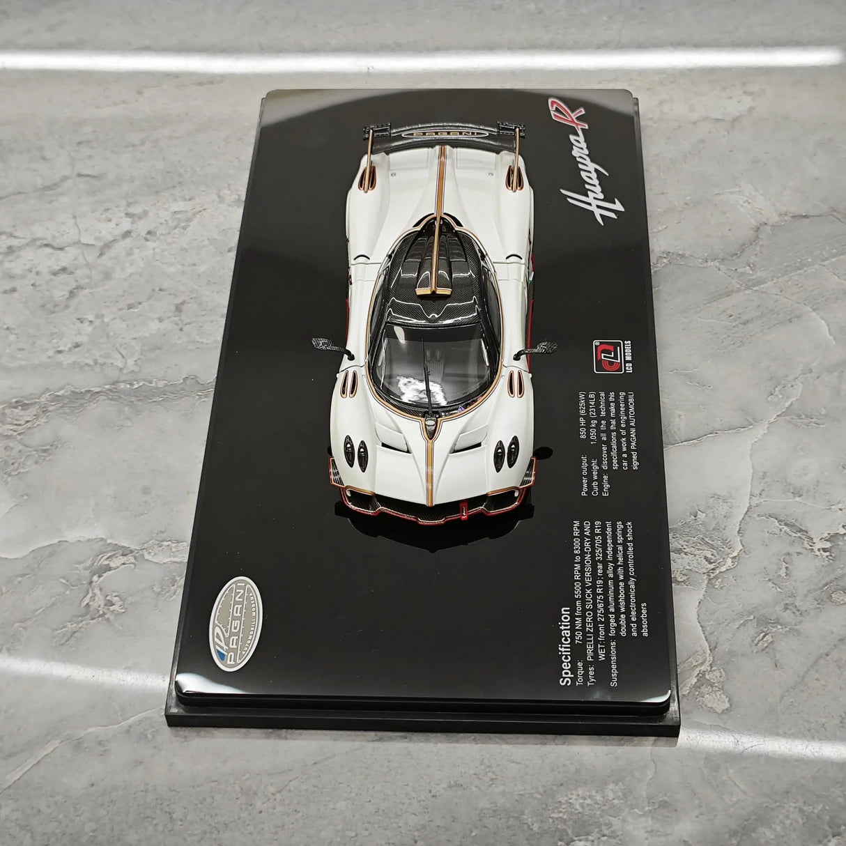 LCD Pagani 2021 Huayra R White 1:43 – コレクターズル・ダイキャストモデル ダイキャスト