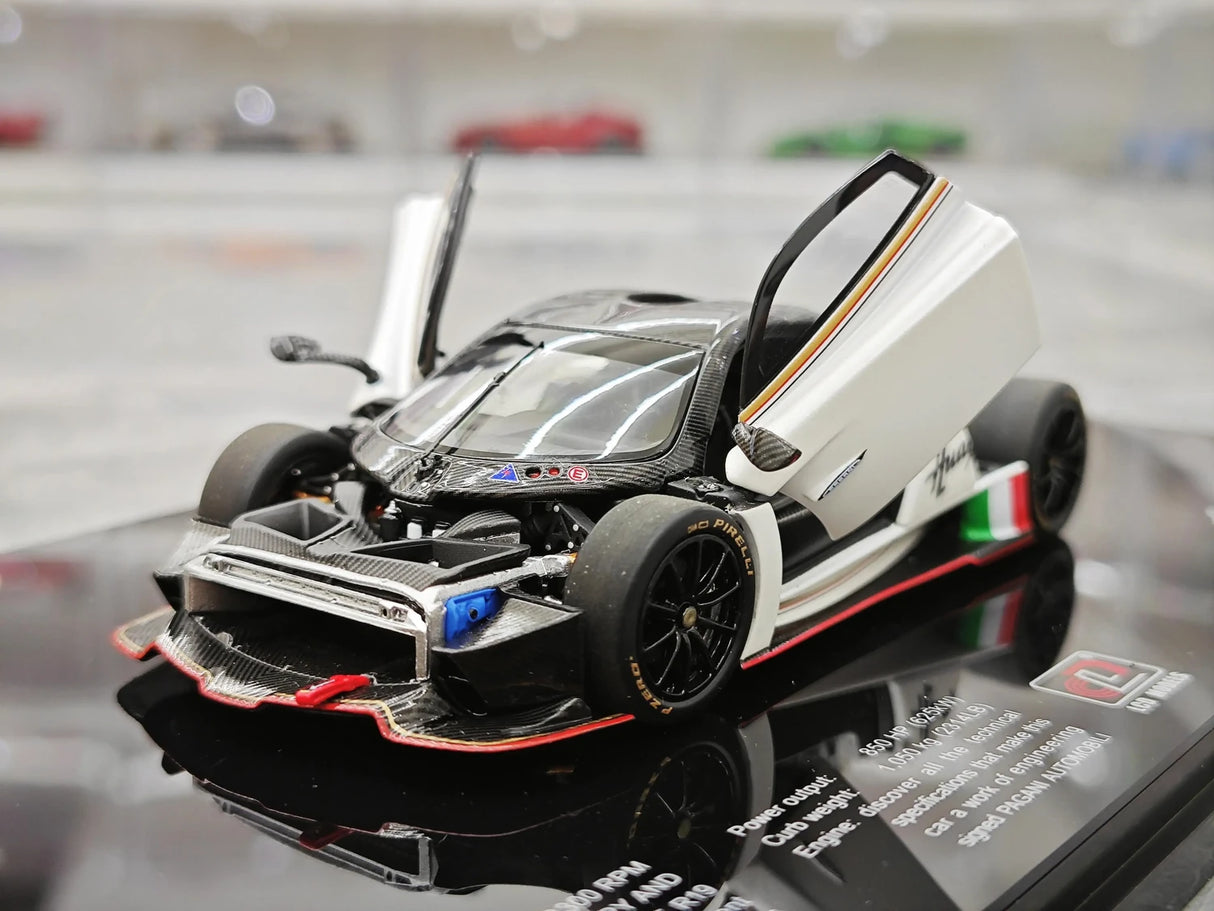 LCD Pagani 2021 Huayra R White 1:43 – コレクターズル・ダイキャストモデル ダイキャスト