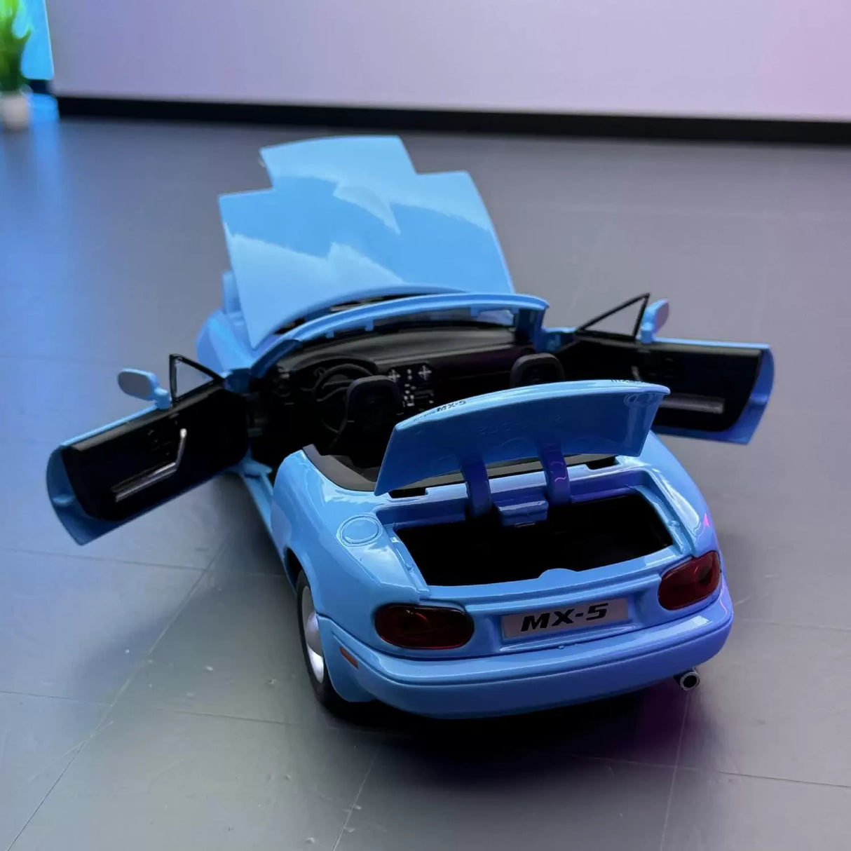 Mazda 1989 MX-5 Miata NA blauw 1:24 – diecast displaymodel