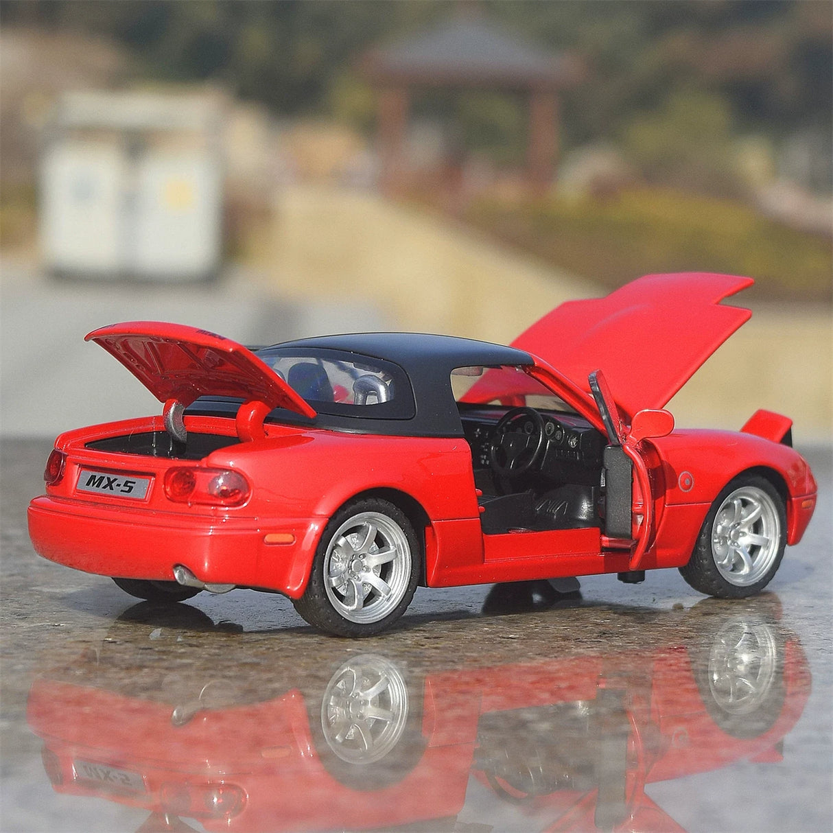 Mazda 1989 MX-5 Miata NA röd 1:32 – pressgjuten visningsmodell