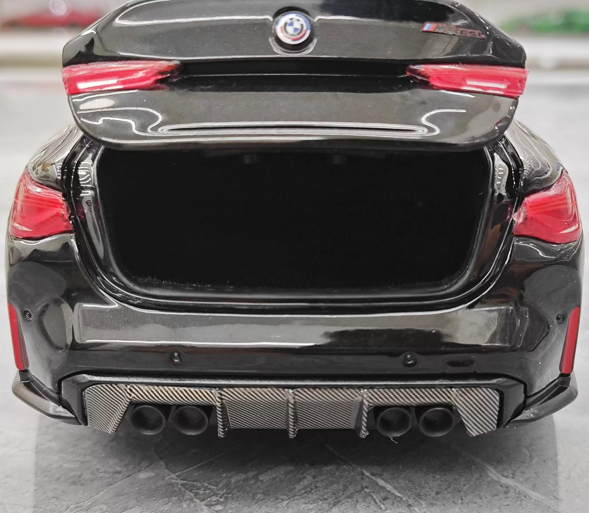 Minichamps BMW 2023 M4 CSL Black 1:18 – Collectible Resin Model Resin