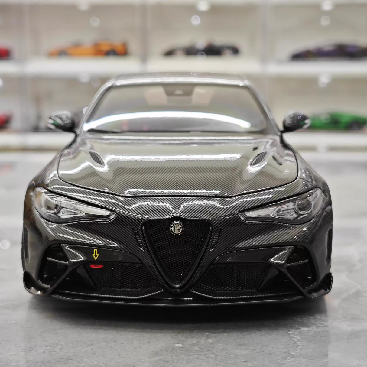 MotorHelix Alfa Romeo 2021 Giulia GTAm preto 1:18 – modelo de coleção em metal fundido