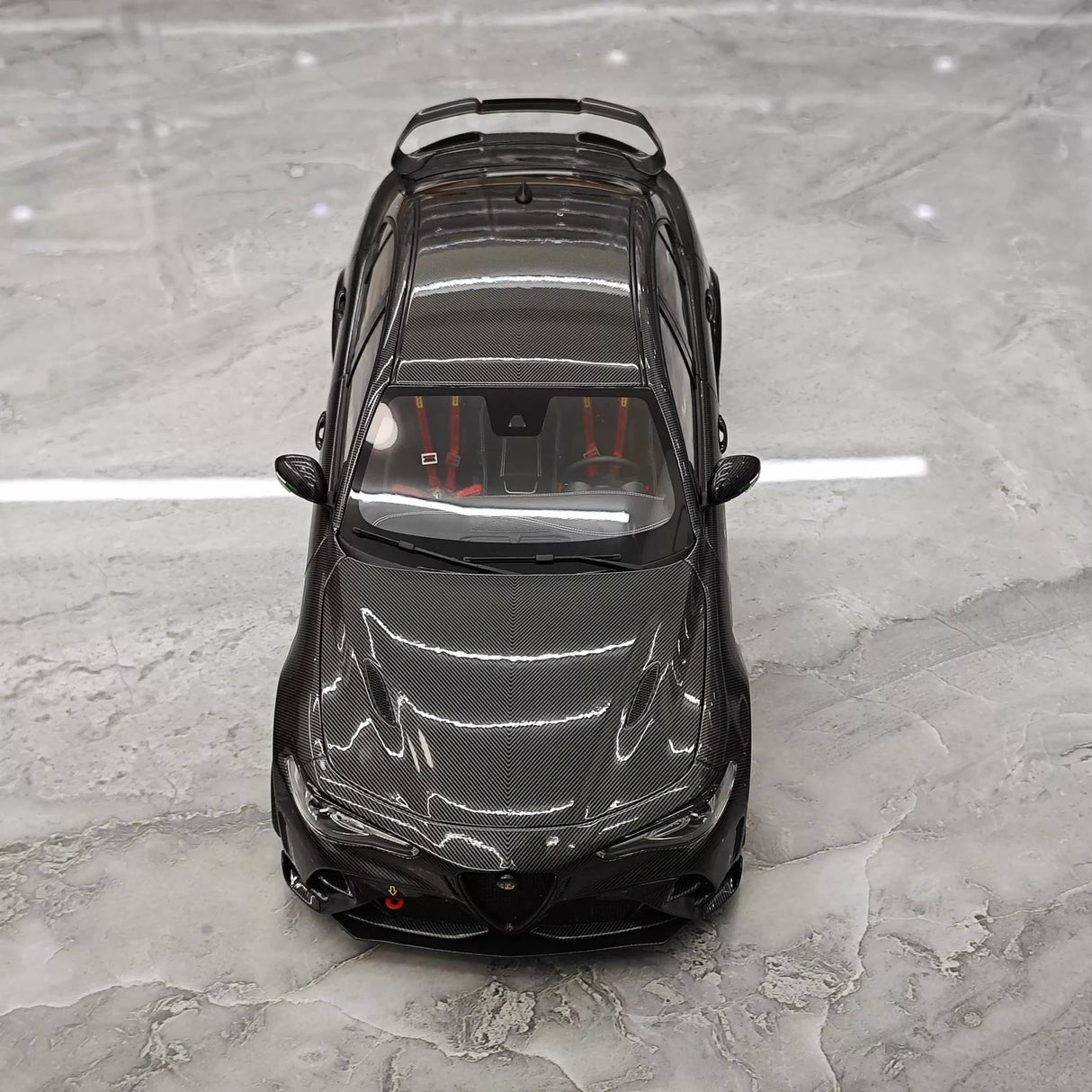 MotorHelix Alfa Romeo 2021 Giulia GTAm preto 1:18 – modelo de coleção em metal fundido