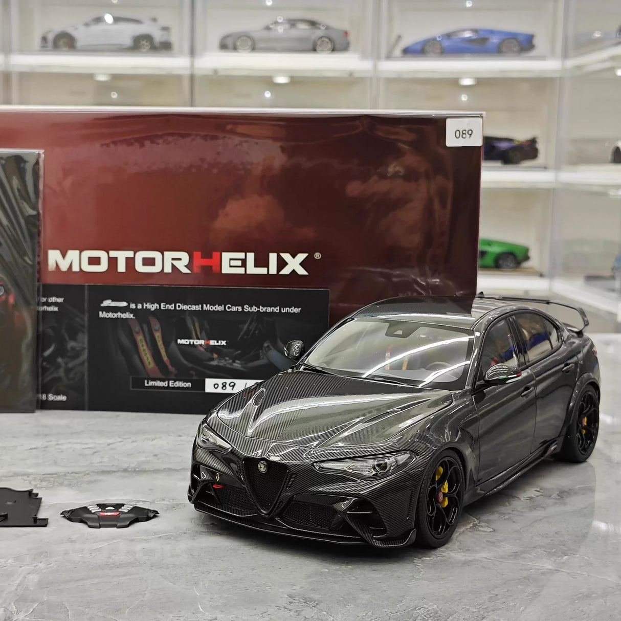 MotorHelix Alfa Romeo 2021 Giulia GTAm preto 1:18 – modelo de coleção em metal fundido