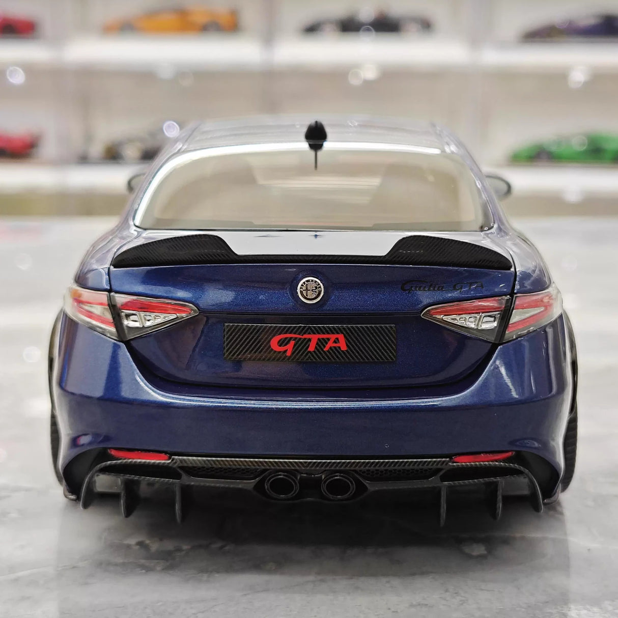 MotorHelix Alfa Romeo 2021 Giulia GTAm Blue 1:18 – Modelo de Metal Fundido Colecionável