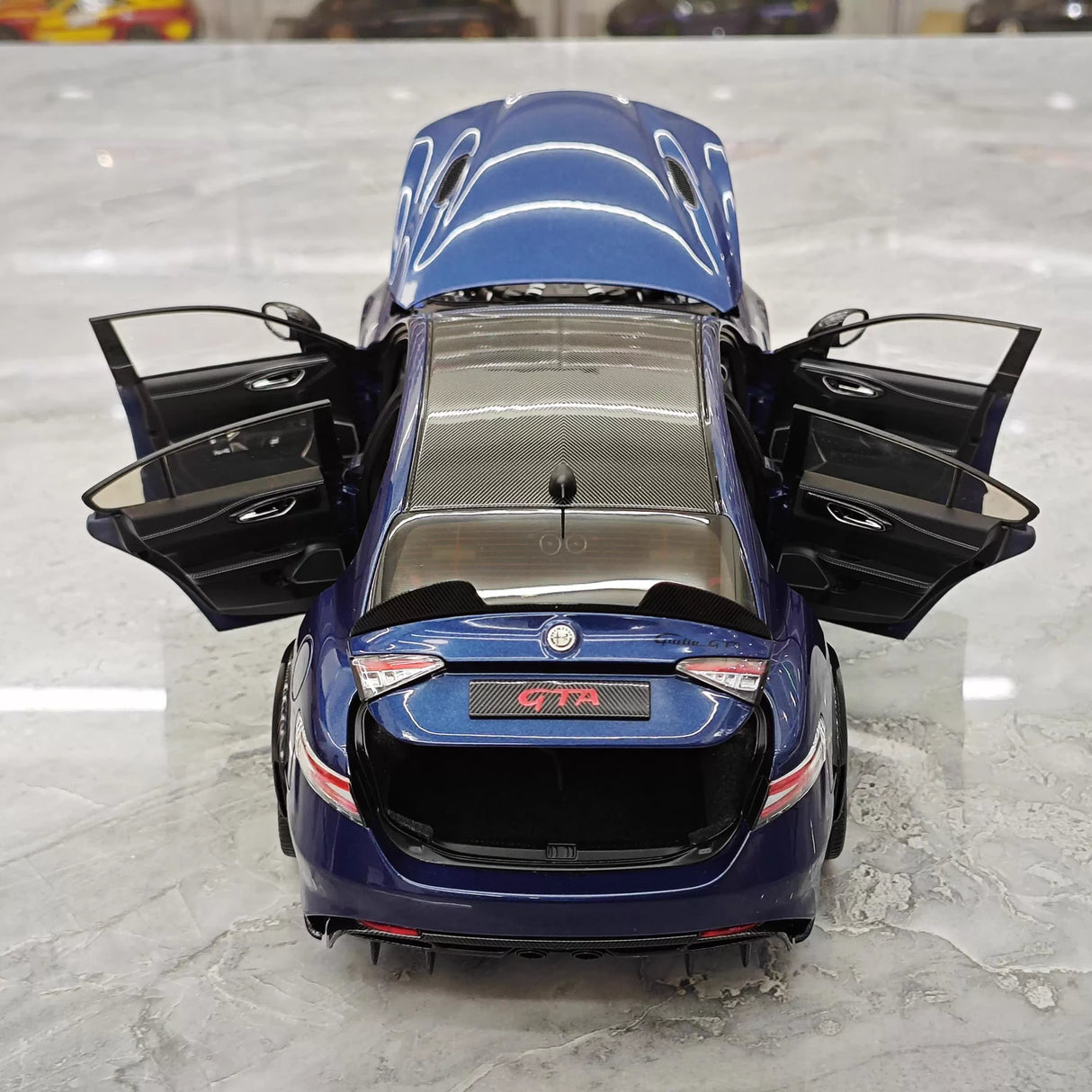 MotorHelix Alfa Romeo 2021 Giulia GTAm Blue 1:18 – Modelo de Metal Fundido Colecionável