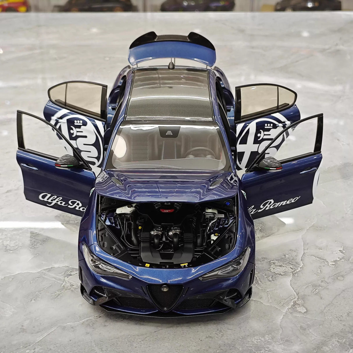 MotorHelix Alfa Romeo 2021 Giulia GTAm Blue 1:18 – Modelo de Metal Fundido Colecionável