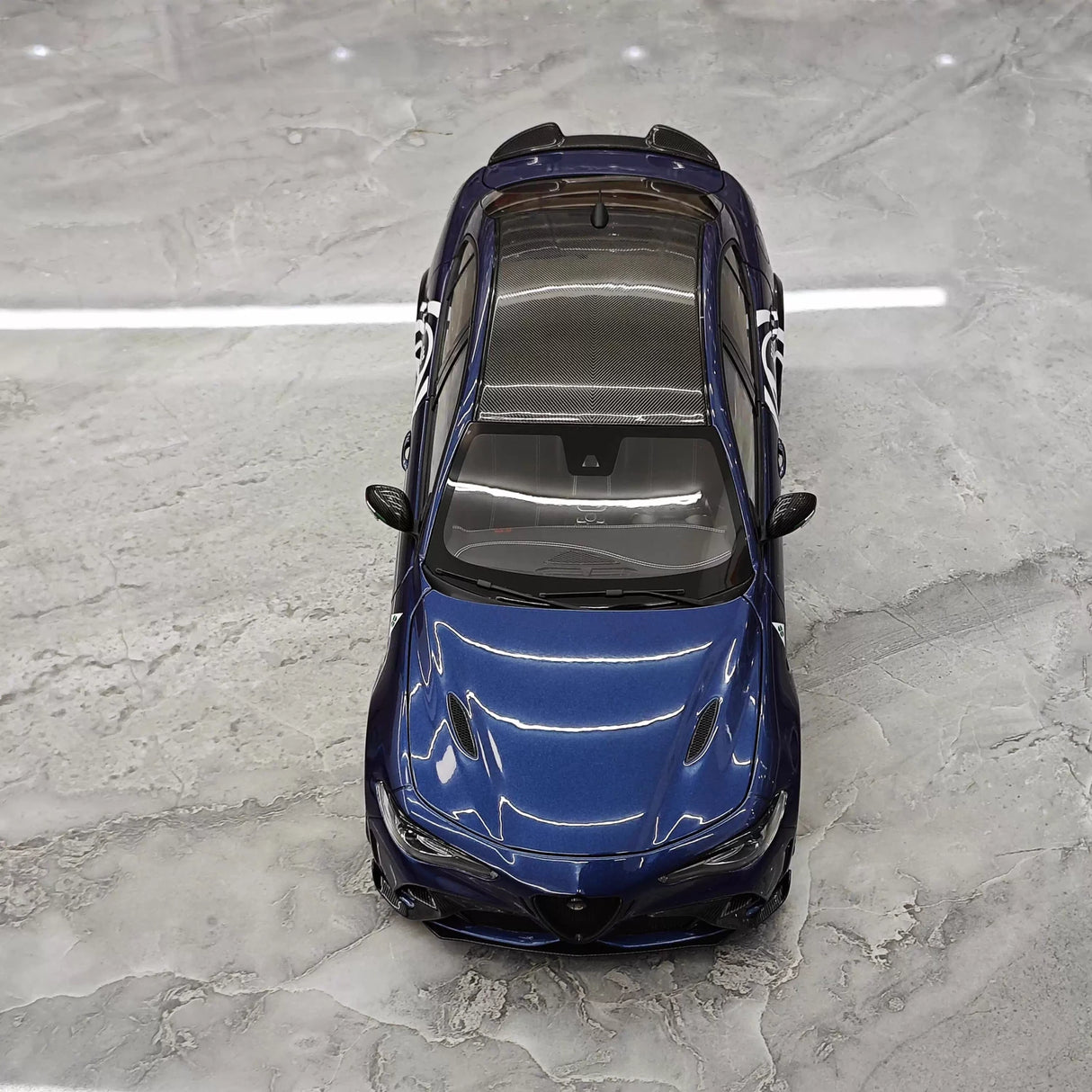 MotorHelix Alfa Romeo 2021 Giulia GTAm Blue 1:18 – Modelo de Metal Fundido Colecionável