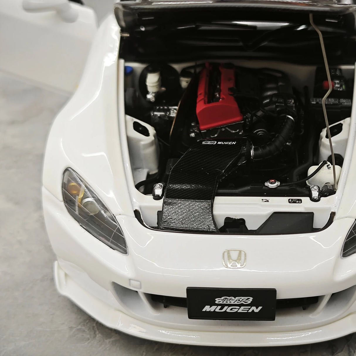 MotorHelix Honda 2005 S2000 AP2 MUGEN Platinum White Pearl 1:18 – Collectible Diecast Model Die-Cast
