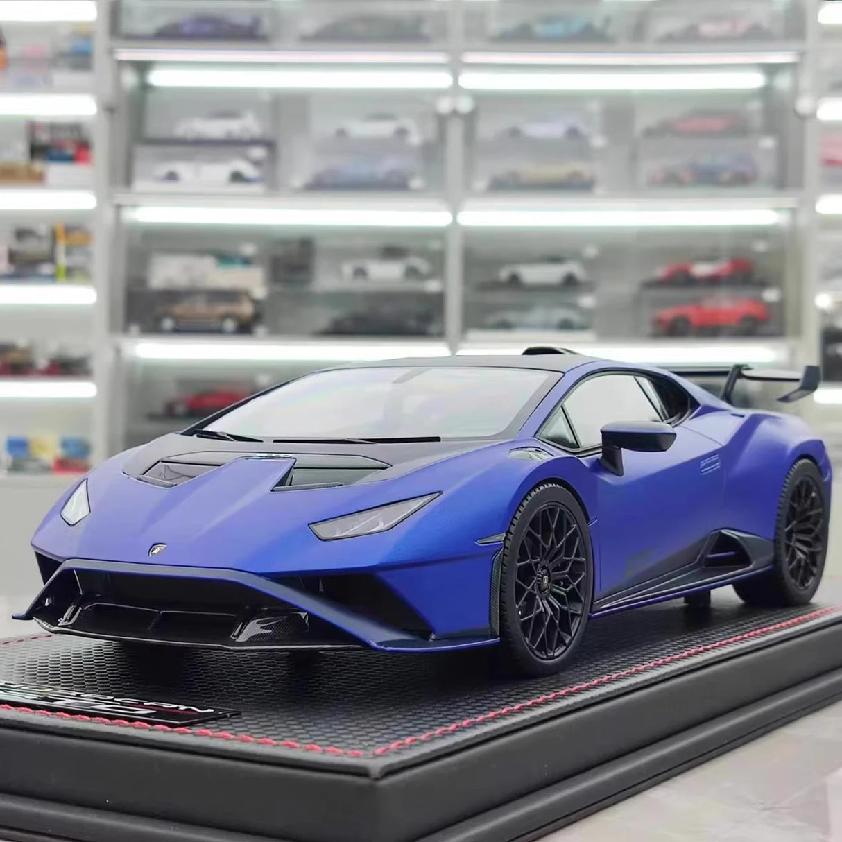 MR Collection Lamborghini 2021 Huracan STO Blue 1:18 – Resina de Modelo de Resina de Coleção