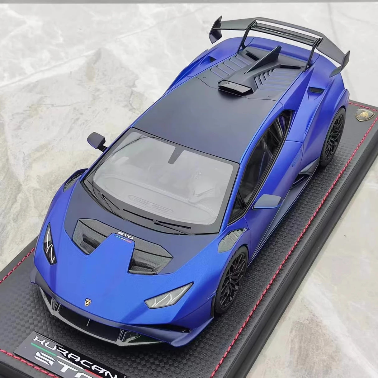 MR Collection Lamborghini 2021 Huracan STO Blue 1:18 – Resina de Modelo de Resina de Coleção