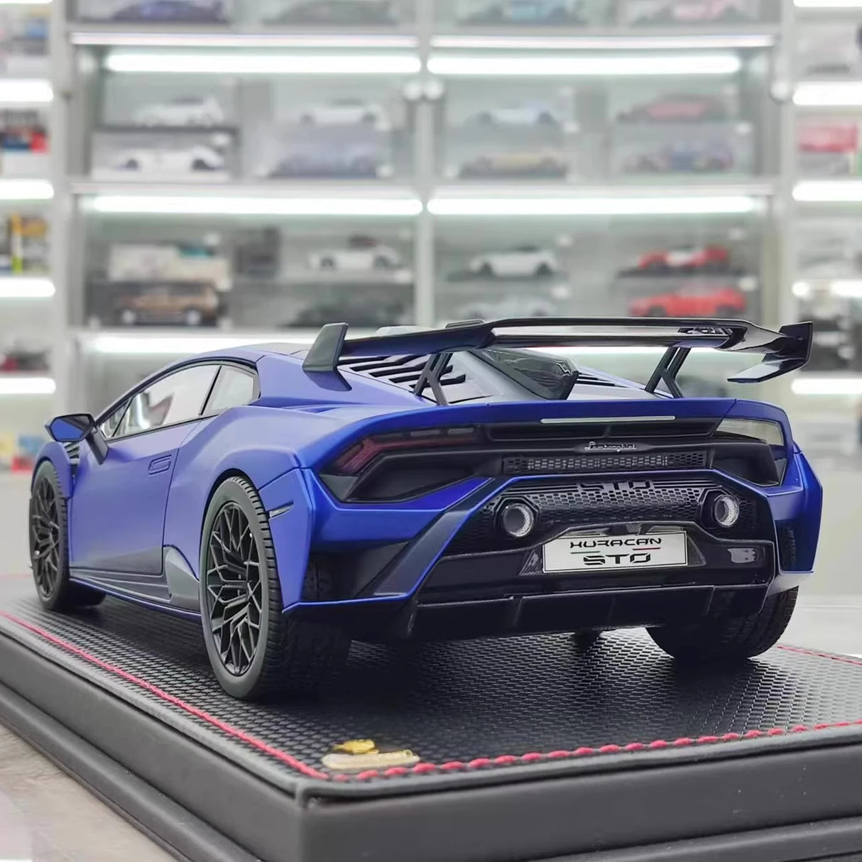 MR Collection Lamborghini 2021 Huracan STO Blue 1:18 – Resina de Modelo de Resina de Coleção