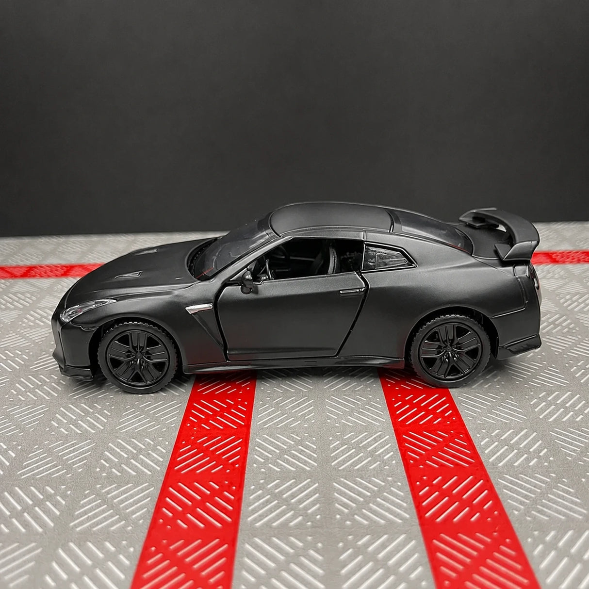 Nissan 2007 GT-R R35 Matte أسود 1:36 – نموذج عرض معدني مصبوب