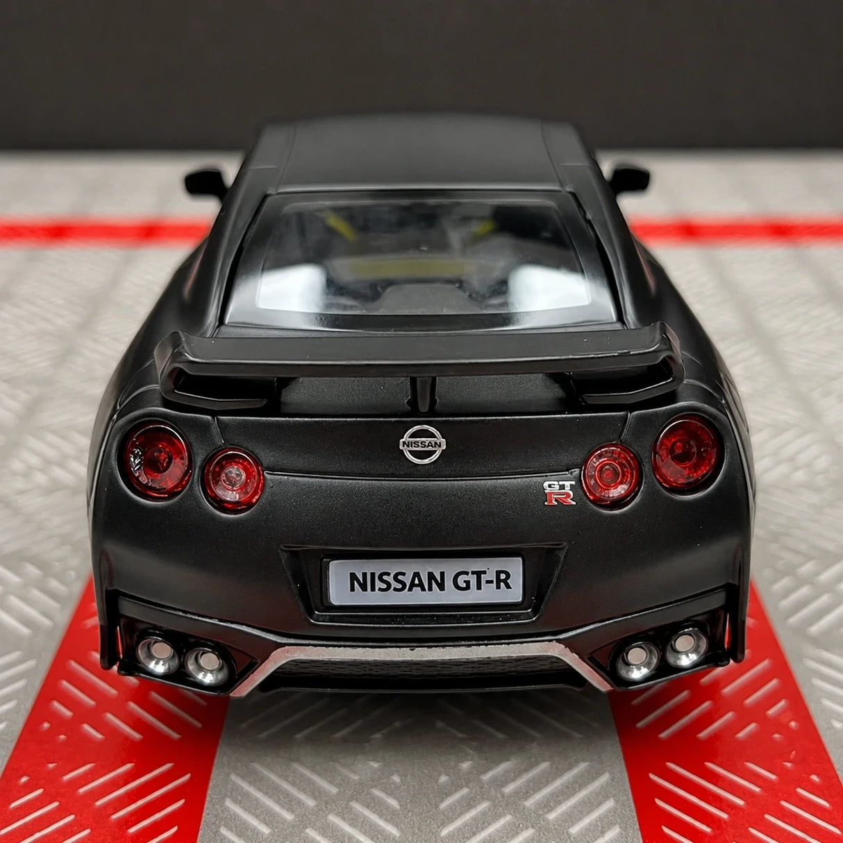 Nissan 2007 GT-R R35 Matte أسود 1:36 – نموذج عرض معدني مصبوب