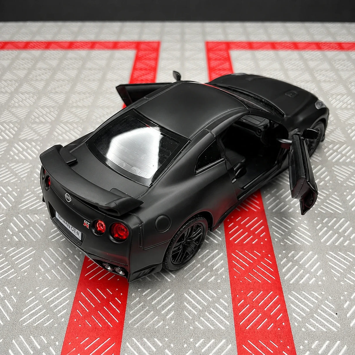 Nissan 2007 GT-R R35 Matte أسود 1:36 – نموذج عرض معدني مصبوب