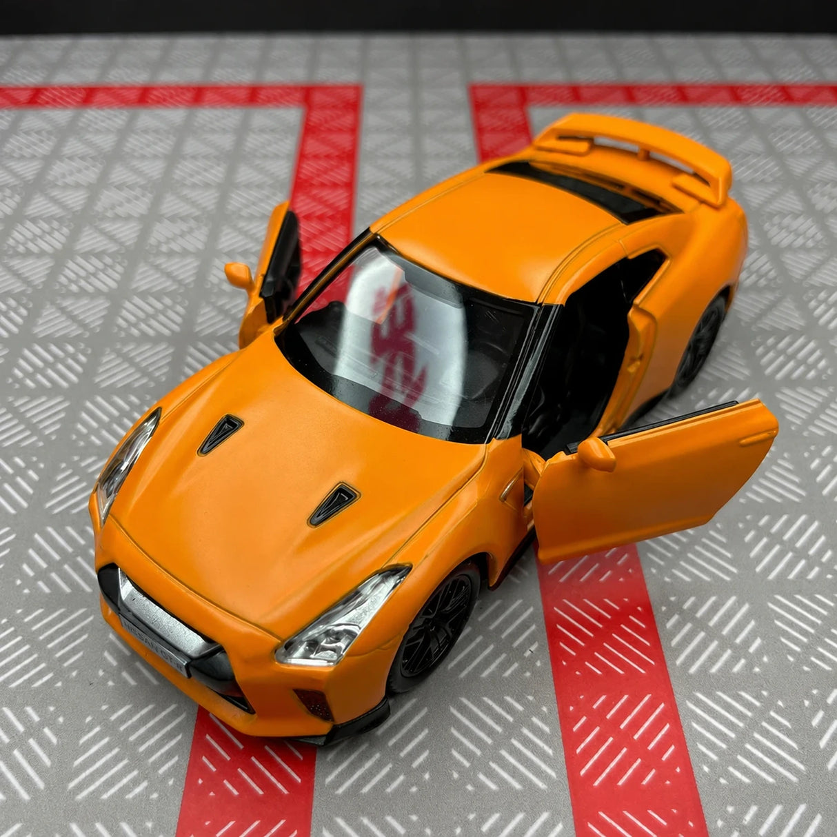 Nissan 2007 GT-R R35 برتقالي 1:36 – نموذج عرض معدني مصبوب