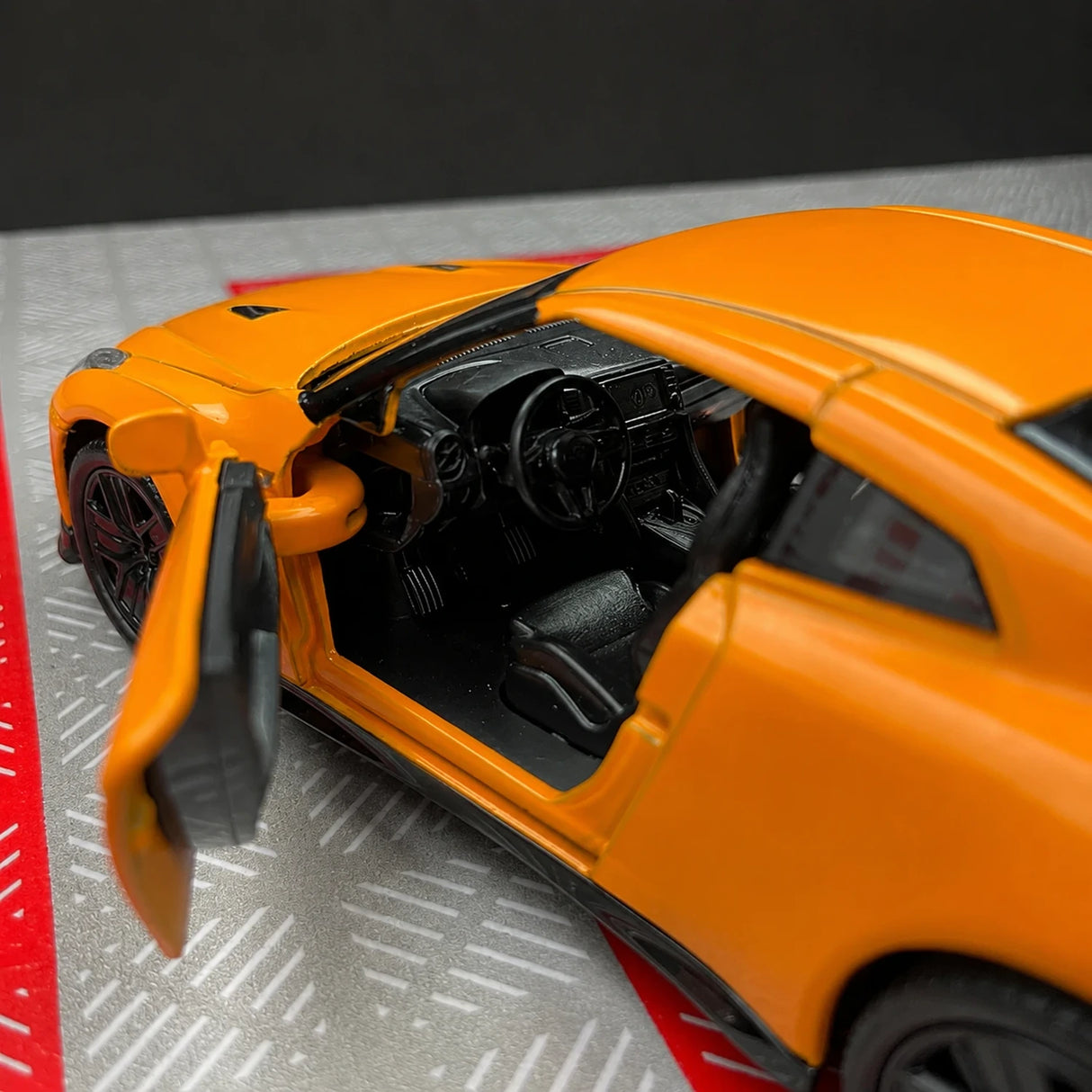 Nissan 2007 GT-R R35 برتقالي 1:36 – نموذج عرض معدني مصبوب